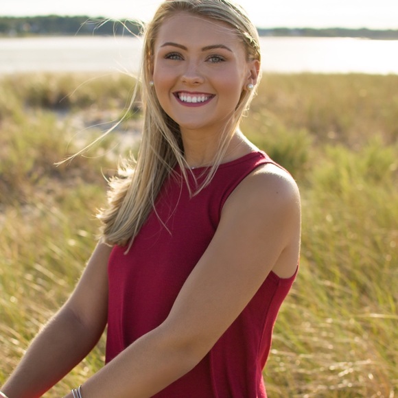 RED DRESS - Picture 2 of 4